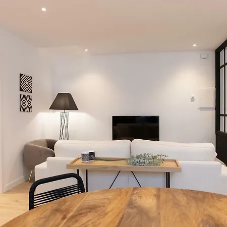 Apartamento De Diseno Camino De Santiago * 圣地亚哥－德孔波斯特拉